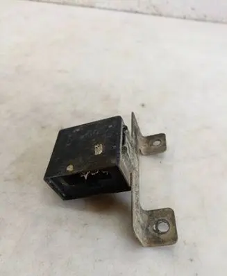 Nissan Terrano Door central lock control unit/module 285107F011