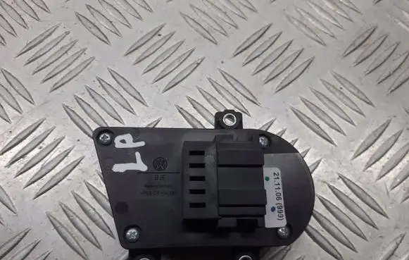 Volkswagen PASSAT B6 Other relay 3C0659777