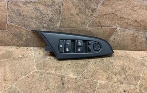 BMW 2 F46 Electric window control switch 9208111