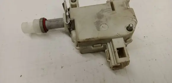 Fuel tank cap lock motor
