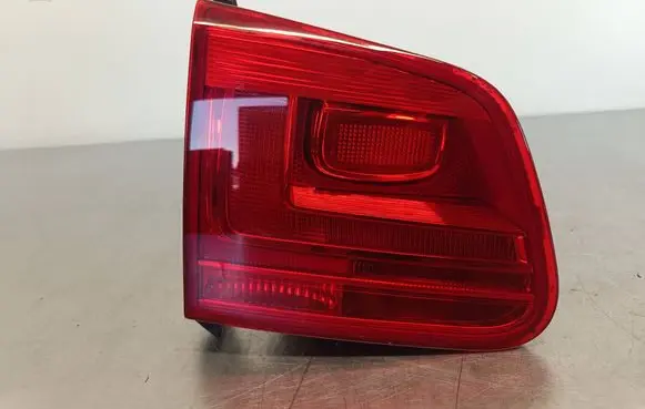 Volkswagen Tiguan Tailgate rear/tail lights 5N0945309 A046341 3191