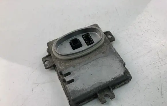 BMW 3 E90 E91 Xenon control unit/module 6948180