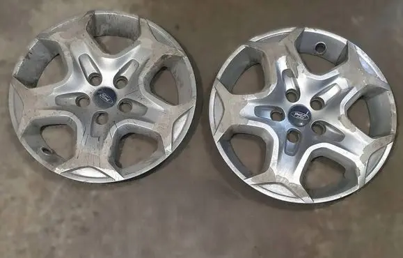 Ford Focus R16 wheel hub/cap/trim AM511000DA