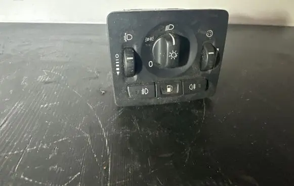 Volvo V50 Light switch 30739300