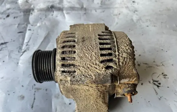 Toyota Land Cruiser (J120) Generator/alternator
