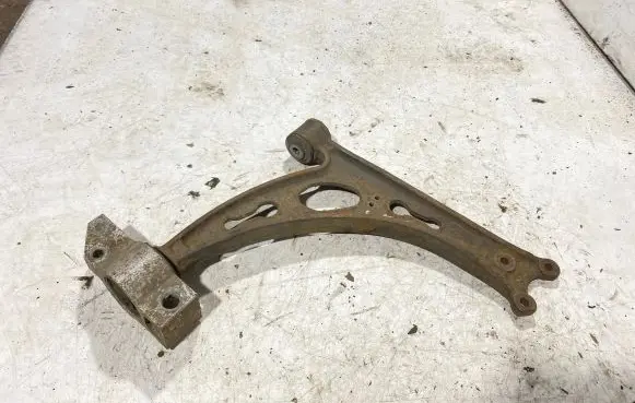 Volkswagen Golf V Front lower control arm/wishbone 1k0407153g