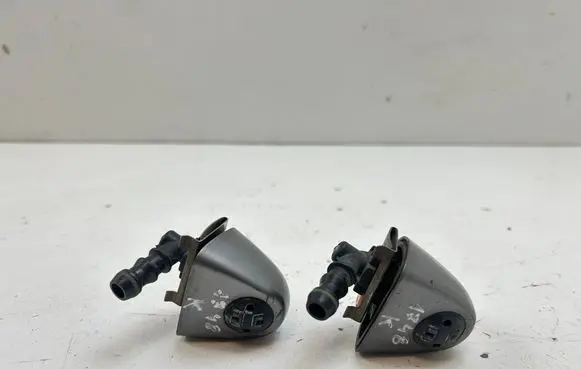 BMW X5 E53 Headlight washer spray nozzle 