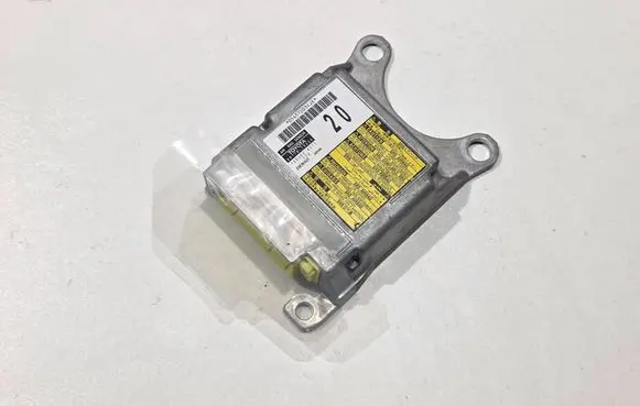 Lexus CT 200H Airbag control unit/module 8917076030
