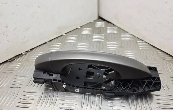 Rear door exterior handle