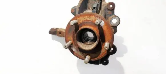 Ford Focus Front wheel hub av613k170