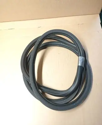 Opel Corsa F Front door rubber seal 