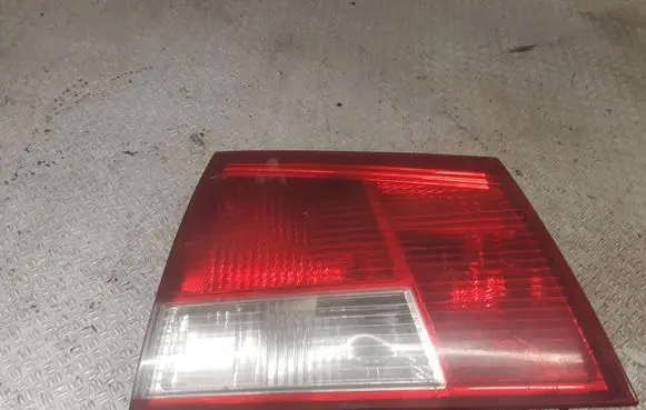 Tailgate rear/tail lights