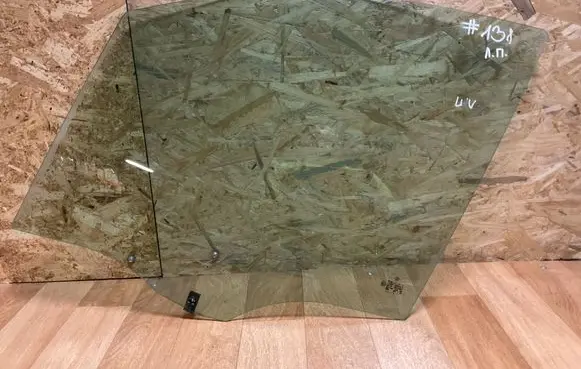 Mercedes-Benz A W168 Front door window glass four-door 43R001351