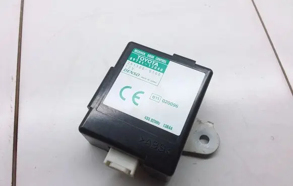 Toyota Corolla Verso E121 Door central lock control unit/module 8974113040 2513000100