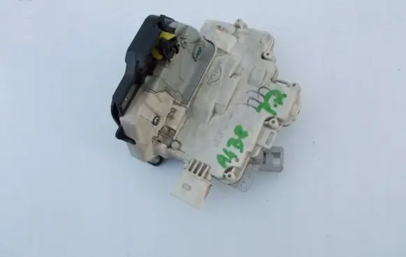 Audi A4 S4 B8 8K Front door lock 4F1837016