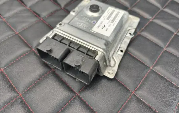Fiat 500 Engine control unit/module ECU 52013981 BC0100661G C2SHHA8AP