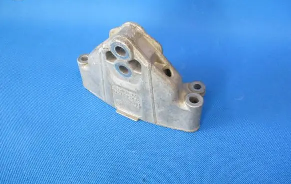 Audi Q7 4L Gearbox mounting bracket 7L0399649D
