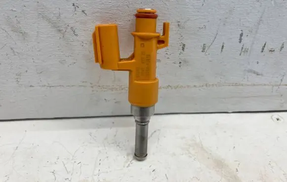 Toyota Corolla E210 E21 Fuel injector 23250F2070