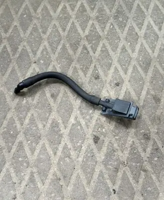 Volkswagen PASSAT B5 Windshield washer spray nozzle 3B0955985 3B0955985B