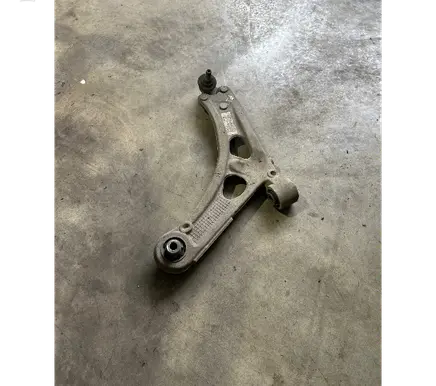 Front lower control arm/wishbone