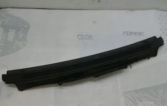 Mercedes-Benz Vaneo W414 Wiper trim A1689971481