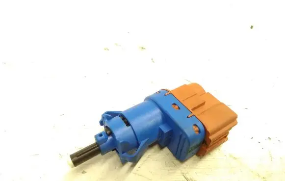 Fiat 500L Brake pedal sensor switch 50512681