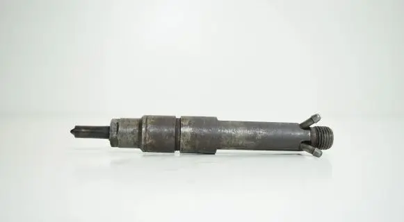 Audi A4 S4 B5 8D Fuel injector 028130201T