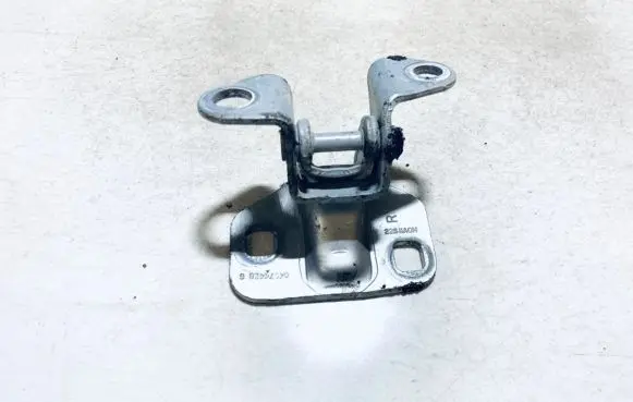 Chrysler 300M Rear door lower hinge 04574428