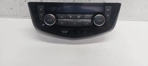 Nissan Qashqai Climate control unit 275004EA1A