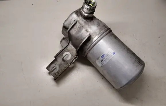 Audi A8 S8 D2 4D Air conditioning (A/C) air dryer 4D0820193A