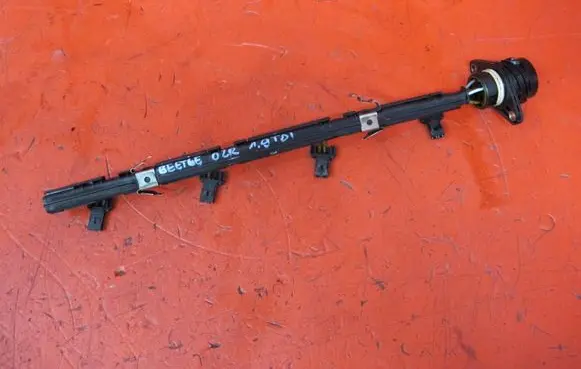 Volkswagen New Beetle Fuel injector wires 038971600