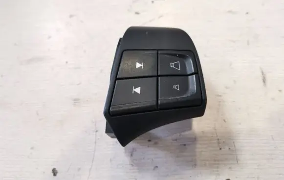 Volvo S40 Steering wheel buttons/switches 30710725
