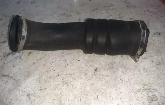 Volvo V50 Air intake hose/pipe 08692401