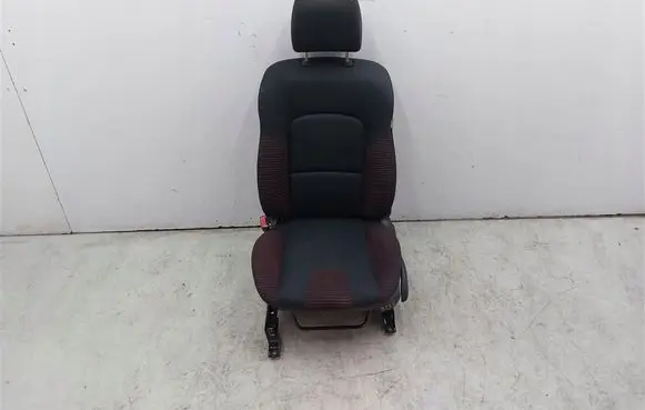 Mazda 3 Front driver seat 05J17Y6