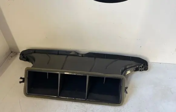 Cabin air duct channel