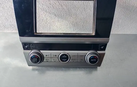 Subaru Outback (BS) Climate control/heater control trim AL010 72311SD AUL010