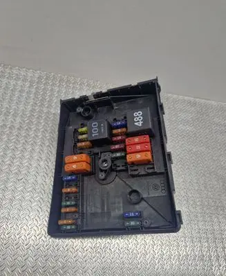 Volkswagen Touran I Fuse module L1T000034 1K0937820 0616603783
