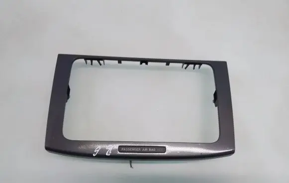 Volkswagen PASSAT B6 Radio/GPS head unit trim 318410100