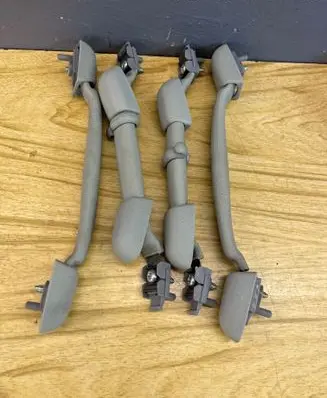 Suzuki Grand Vitara II A set of handles for the ceiling 