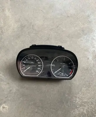 BMW 1 E81 E87 Speedometer (instrument cluster) 9166821 102495284 25811510