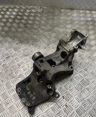Dacia Sandero Engine mounting bracket 8200941114