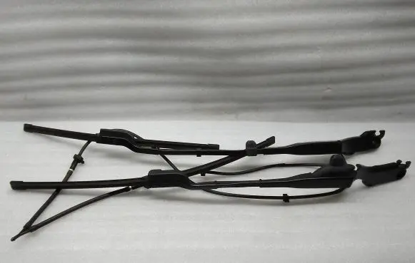 Volvo XC40 Front wiper blade arm 31457315