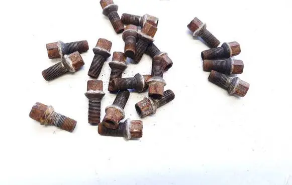 Skoda Octavia Mk1 (1U) Nuts/bolts 