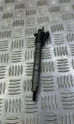 Volvo S60 Fuel injector 31272690