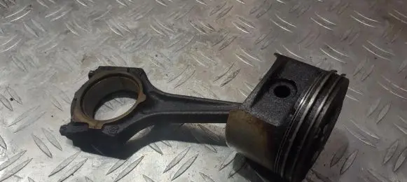 Opel Astra G Piston with connecting rod
