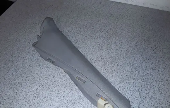 BMW 5 E60 E61 (C) pillar trim 51437049902 7049902