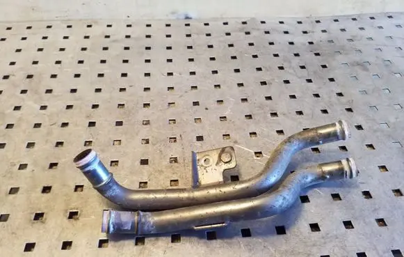 Land Rover Discovery 3 - LR3 Engine coolant pipe/hose