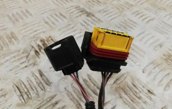 Renault Zoe Headlight/headlamp wiring loom/harness 