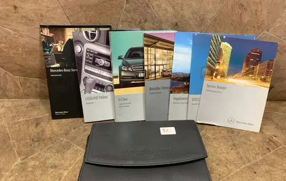 Mercedes-Benz E W212 User manual 