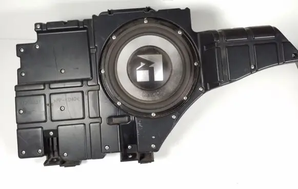 Mitsubishi Pajero Front door speaker 8720A031
